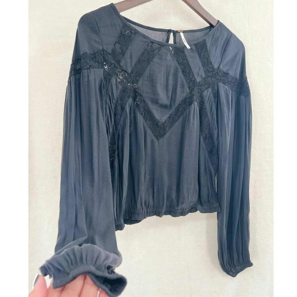 FREE PEOPLE black lightweight peasant style top size XS - Picture 1 of 9